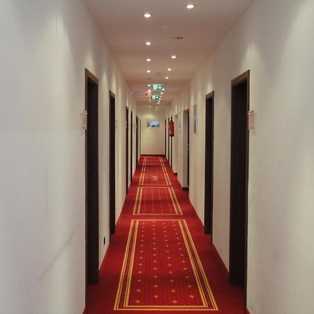 แกรนด์ โฮเต็ล ดรีม ไมน์ ซิตี้เซ็นเตอร์ Hotel Frankfurt am Main ภายนอก รูปภาพ