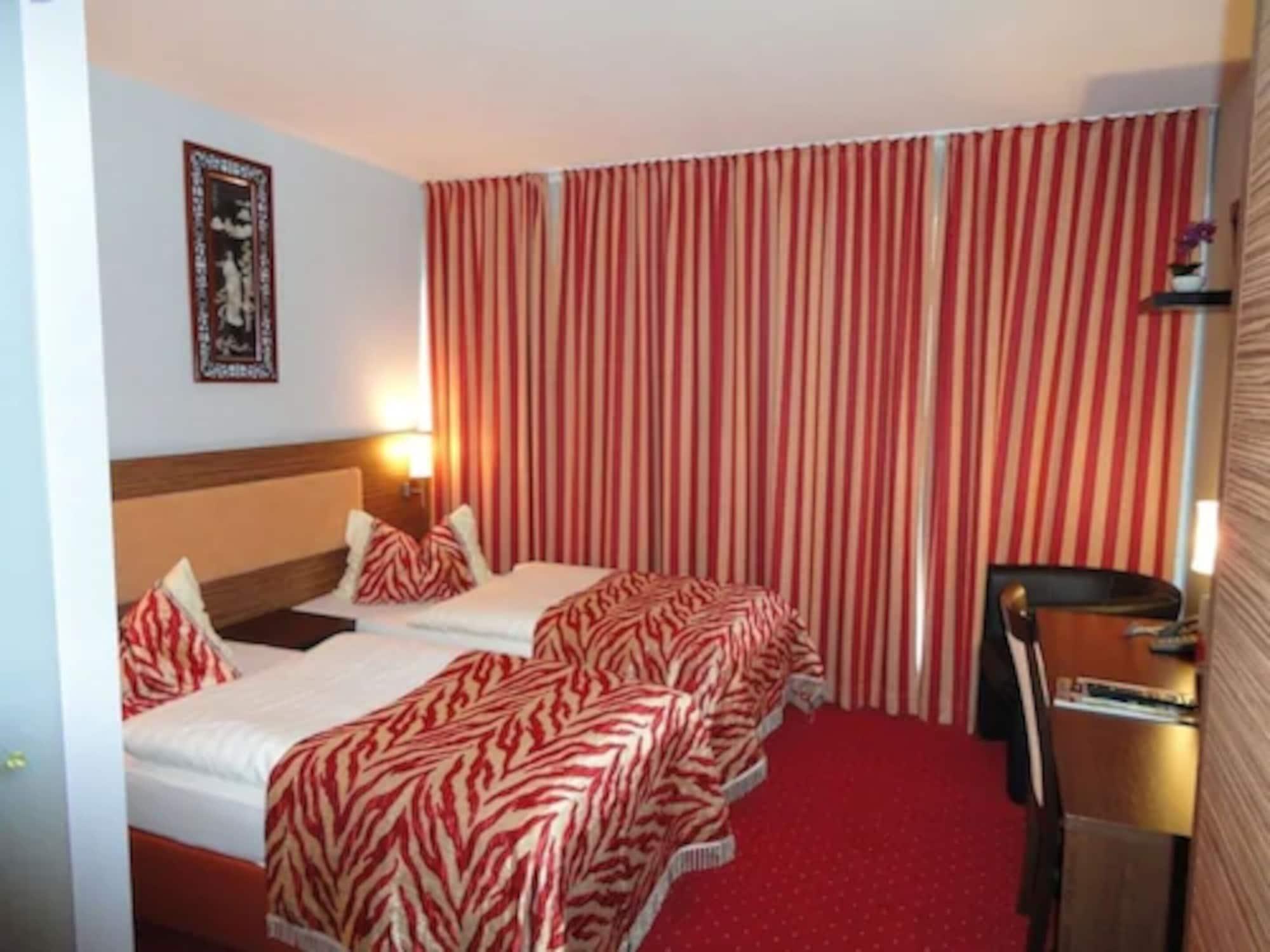 แกรนด์ โฮเต็ล ดรีม ไมน์ ซิตี้เซ็นเตอร์ Hotel Frankfurt am Main ภายนอก รูปภาพ