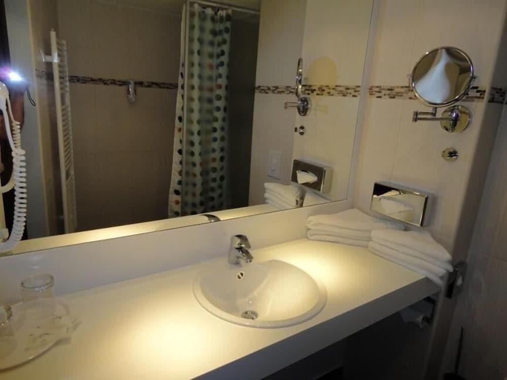 แกรนด์ โฮเต็ล ดรีม ไมน์ ซิตี้เซ็นเตอร์ Hotel Frankfurt am Main ภายนอก รูปภาพ
