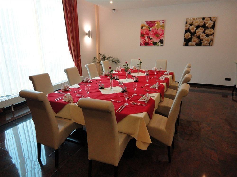 แกรนด์ โฮเต็ล ดรีม ไมน์ ซิตี้เซ็นเตอร์ Hotel Frankfurt am Main ภายนอก รูปภาพ